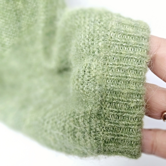 Banana Republic Laine& Alpaca Blend Pistachio Green Small Pullover Sweater. - Picture 8 of 12